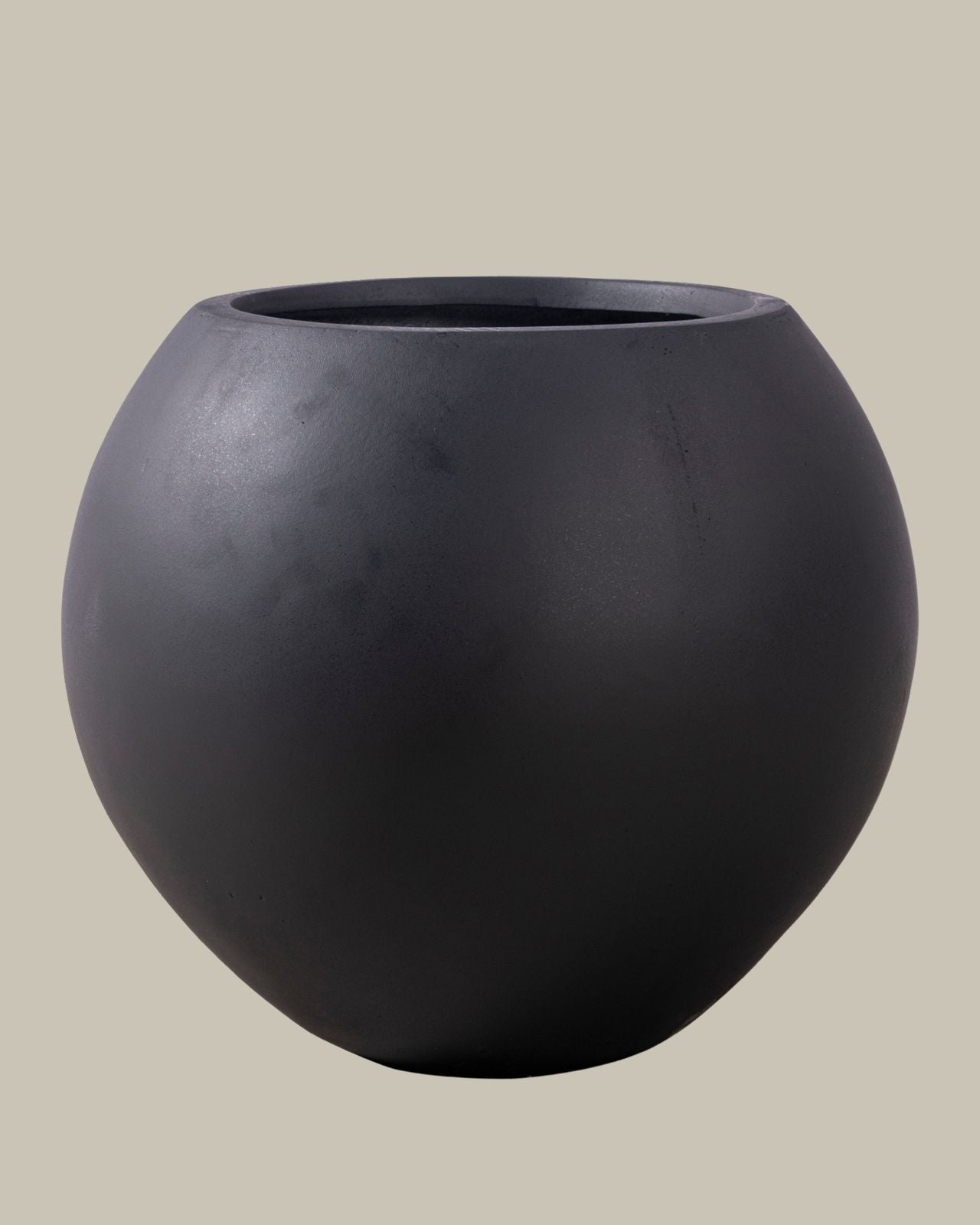 Large Round Fibrestone Pot – Black