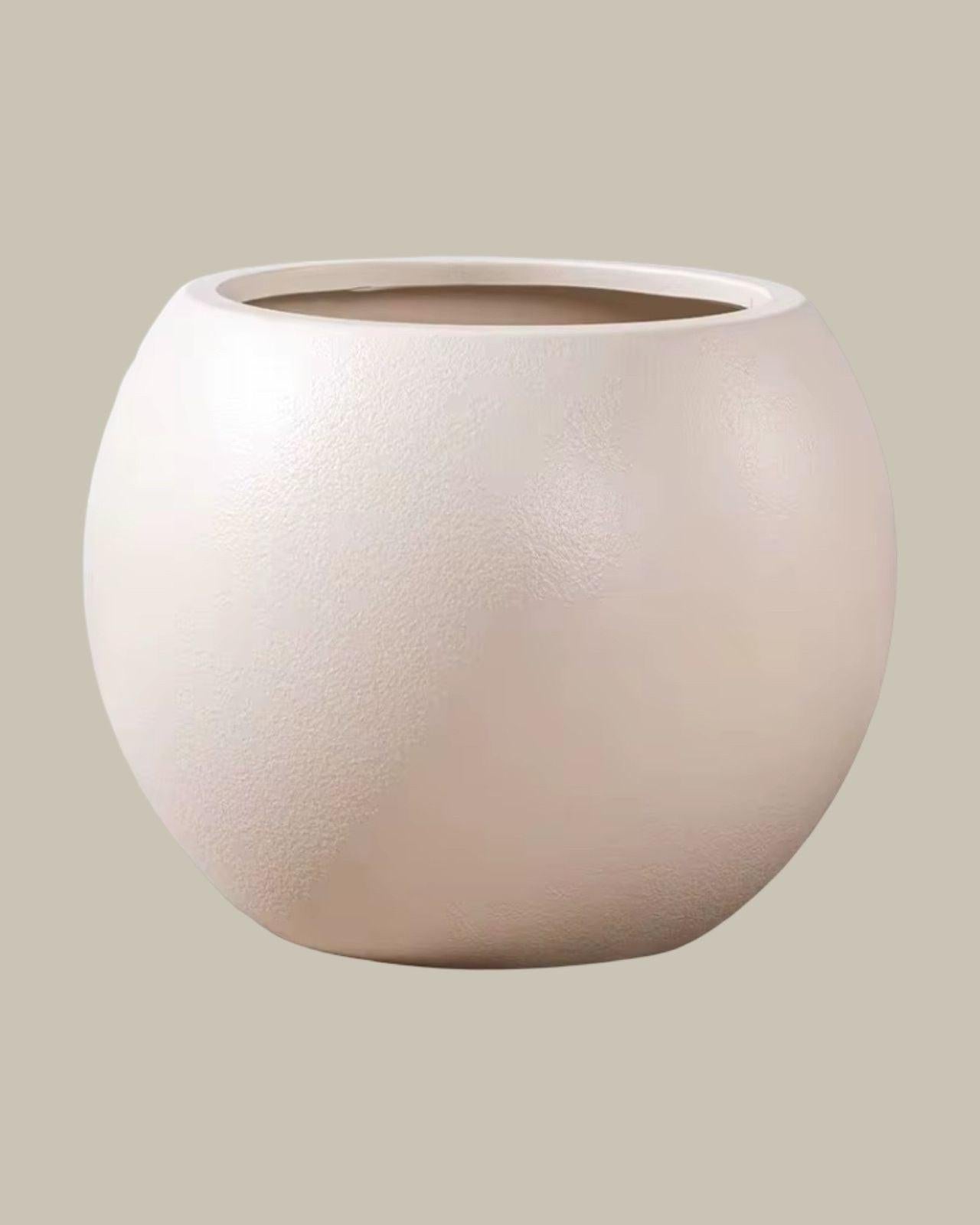 Large Modern Round Pot.