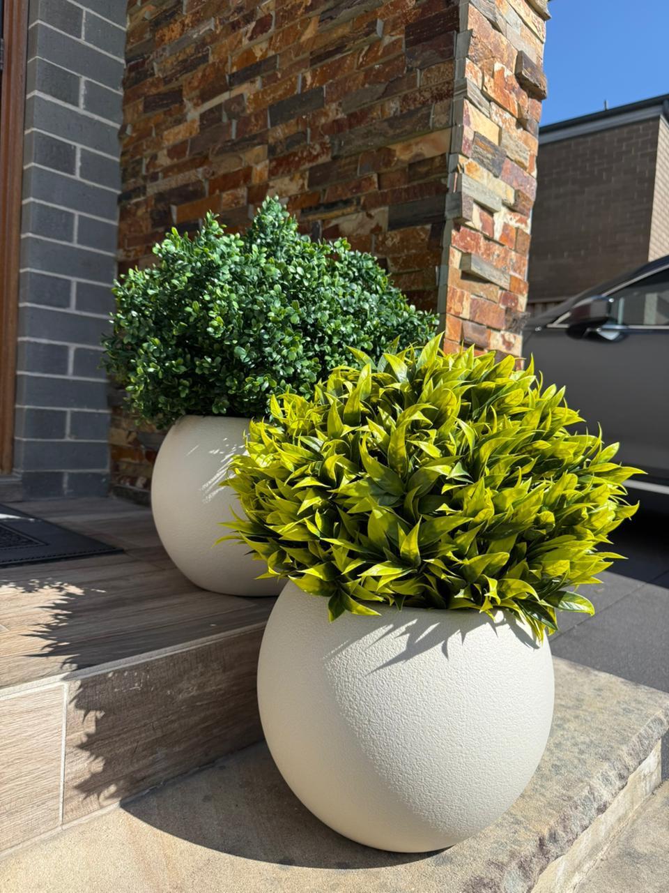 Weatherproof Boxwood Topiary Balls with Spike.