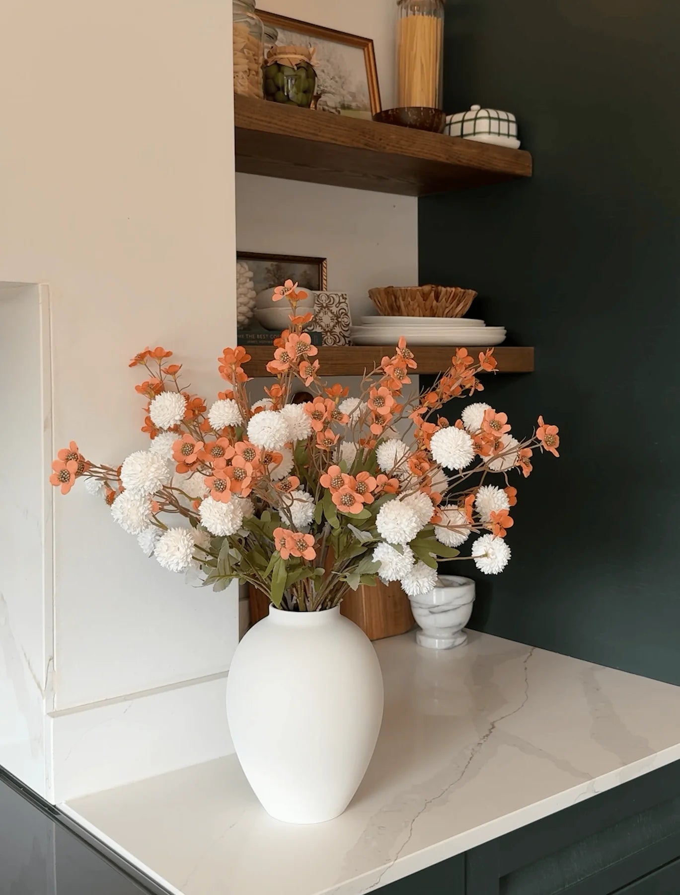 Modern Matte White Vase - Alba
