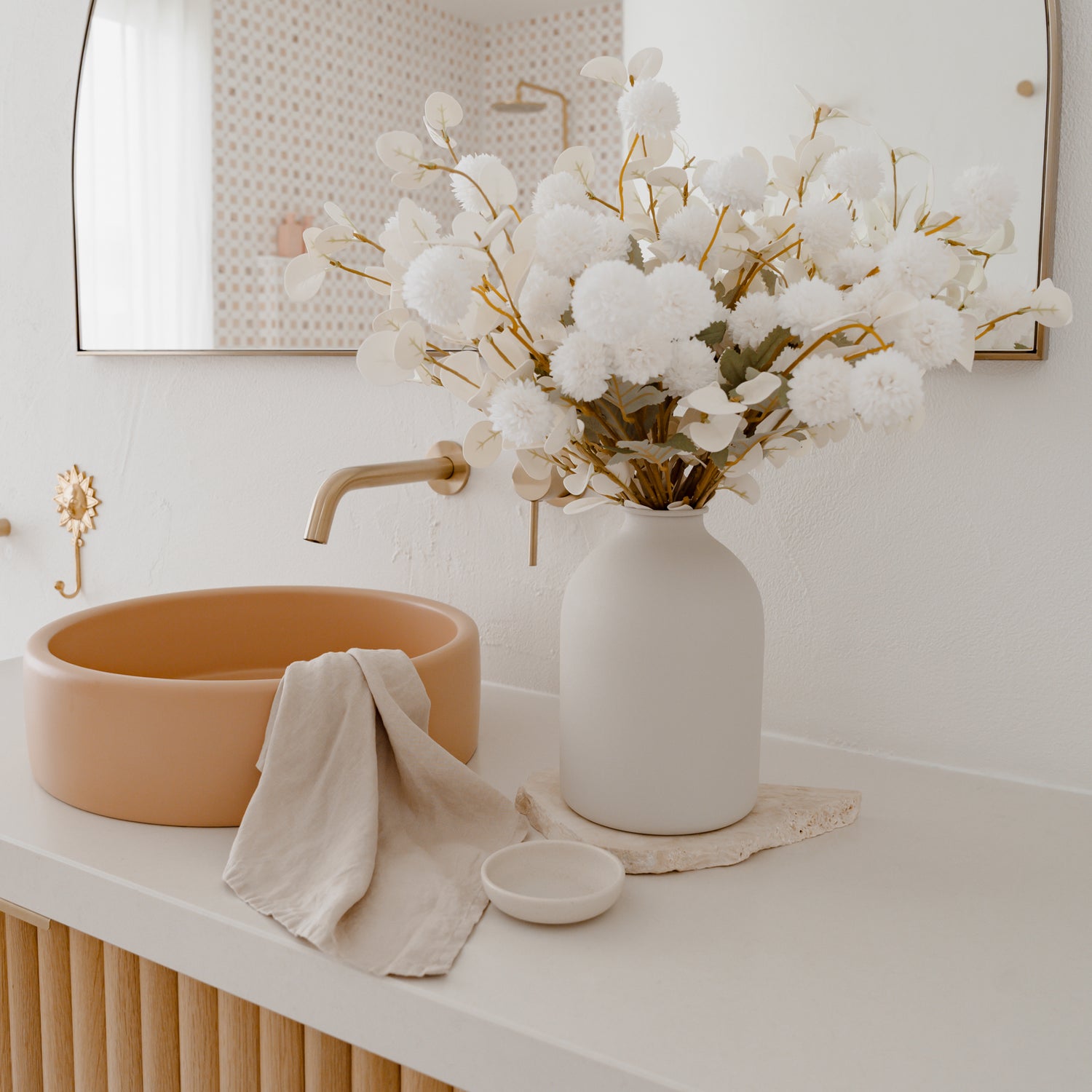 Modern Matt White Iron Vase - Siena