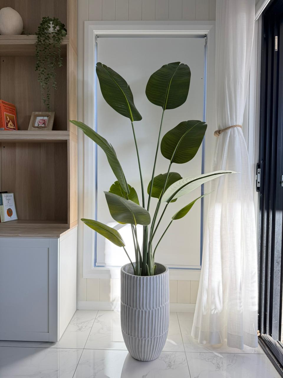Ravello Tall Ribbed Fibreclay Pot - White