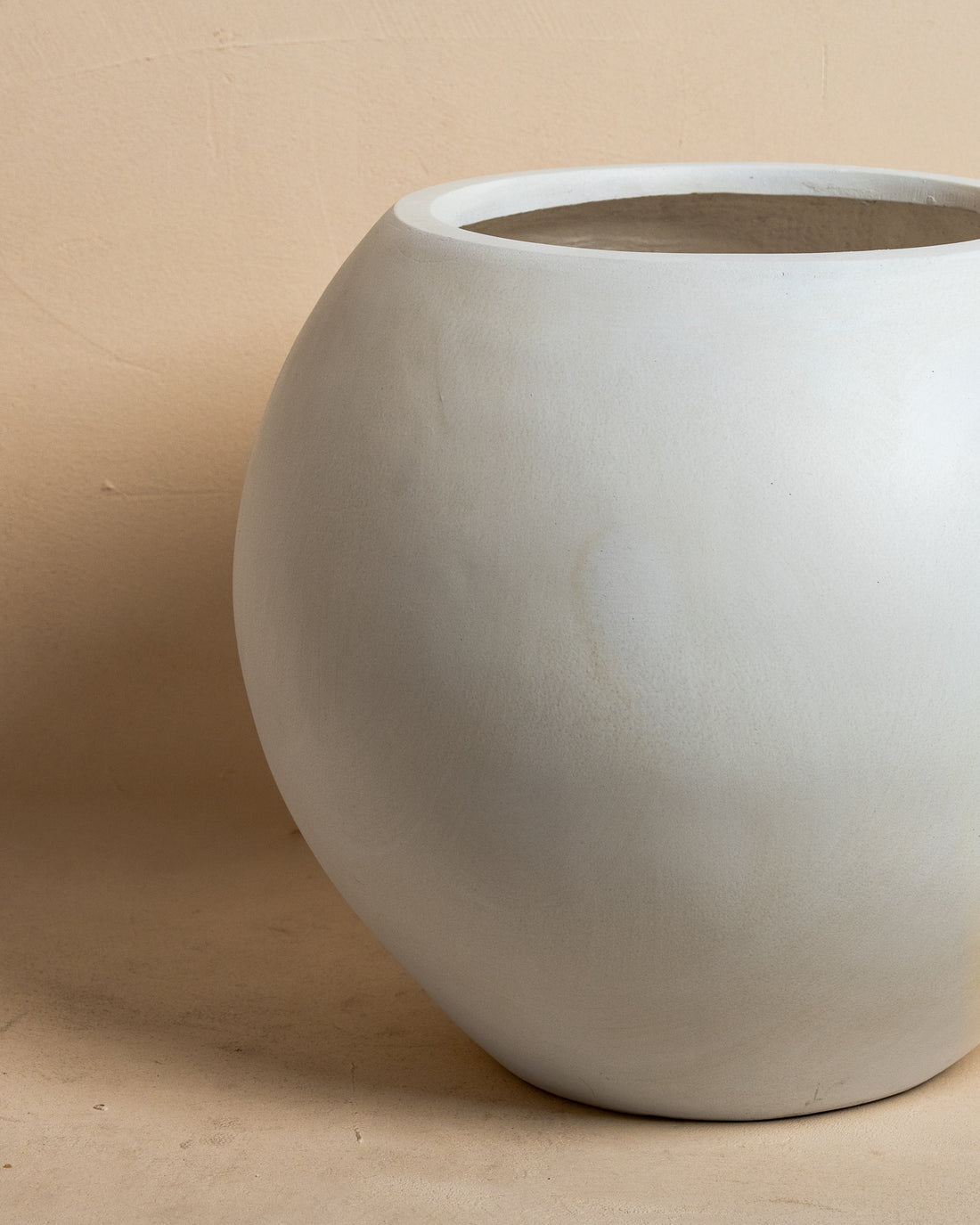 Maren Extra Large Round Pot — White