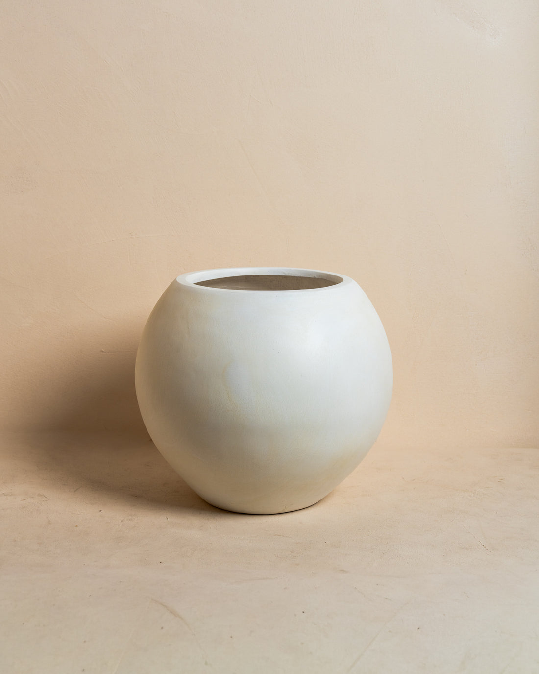 Maren Extra Large Round Pot — White