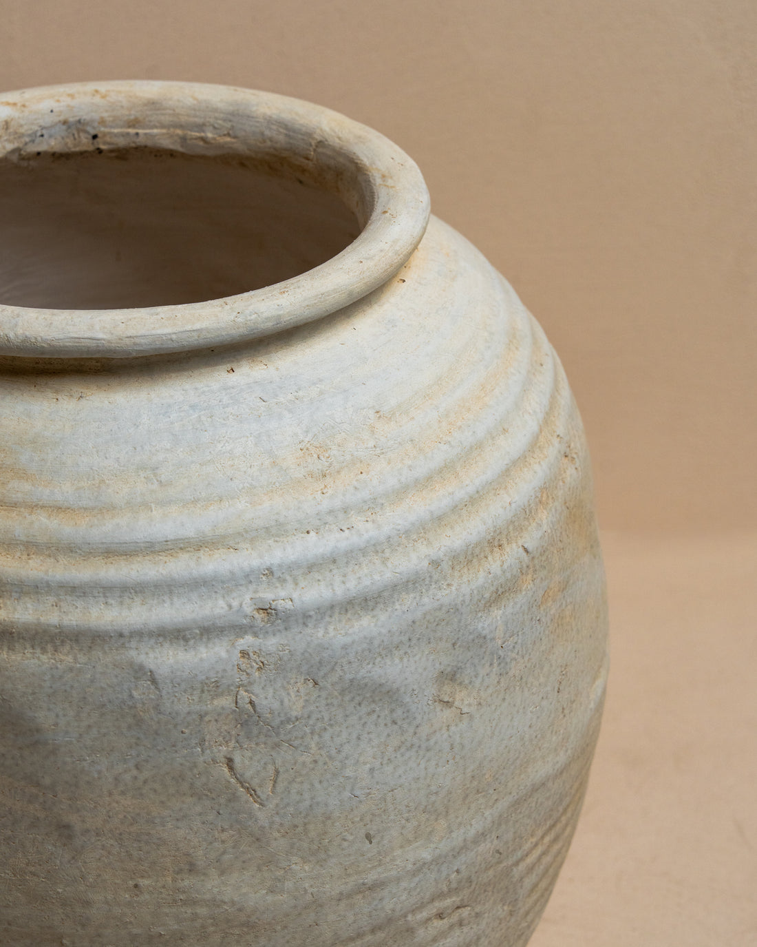 Provence Farmhouse Urn Pot - White