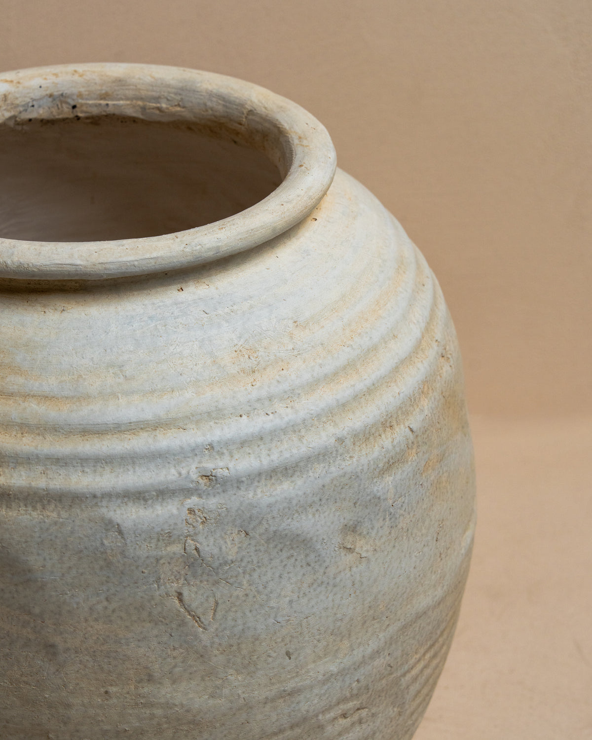 Provence Farmhouse Urn Pot - White