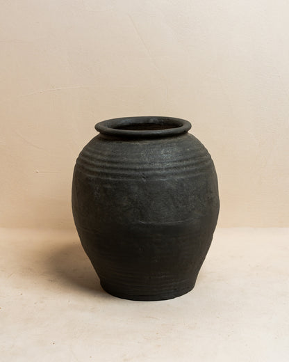 Provence Farmhouse Urn Pot - Charcoal Black