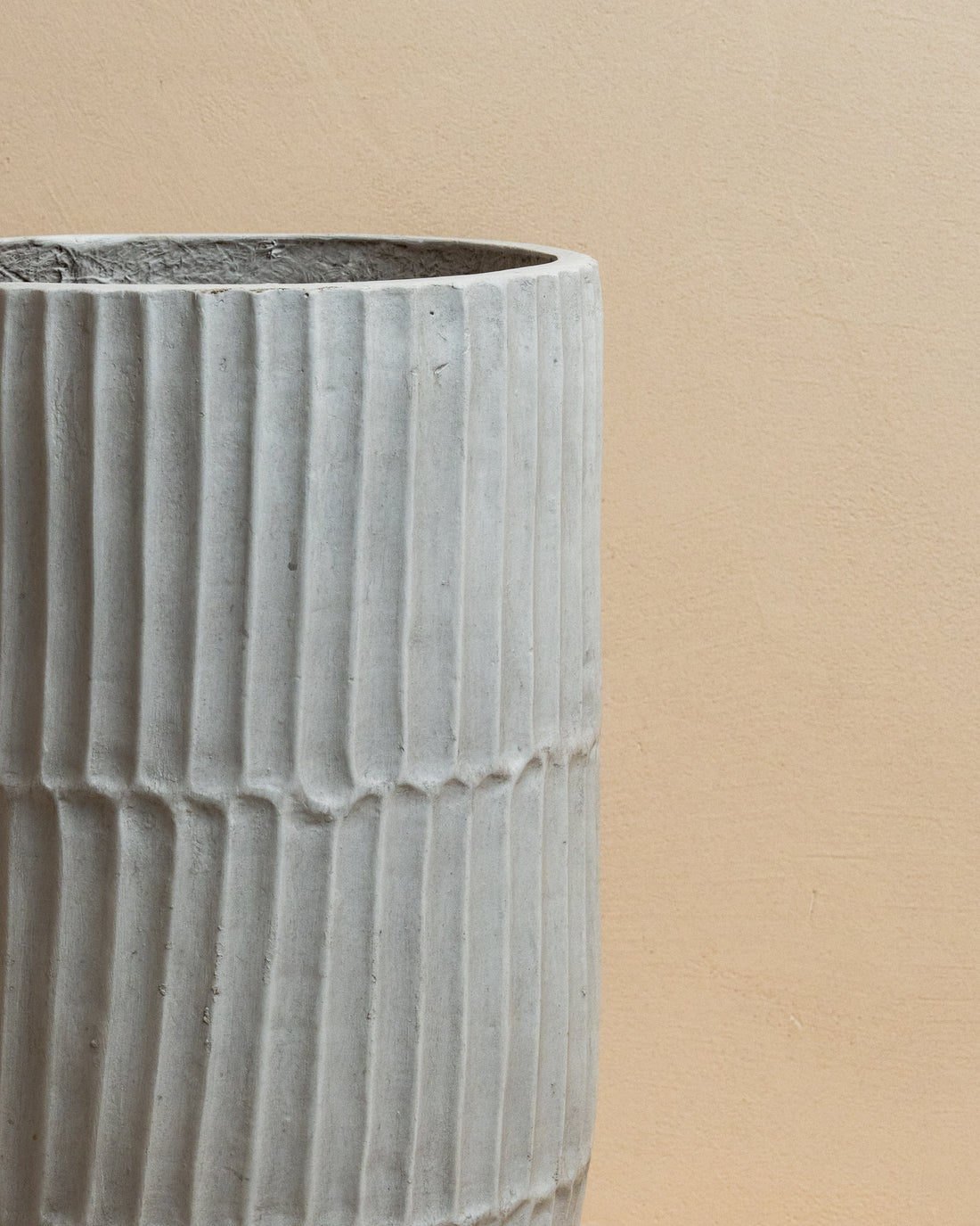 Ravello Tall Ribbed Fibreclay Pot - White