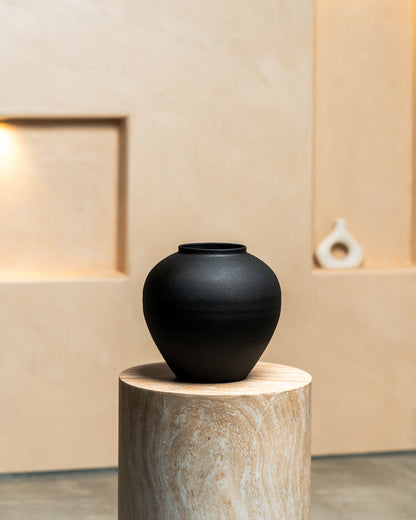 Luma Round Vase - Black