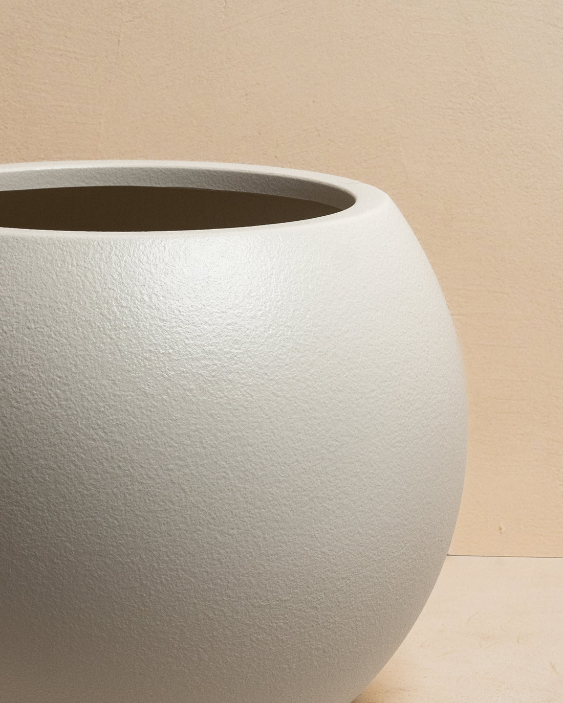 Large Modern Round Pot