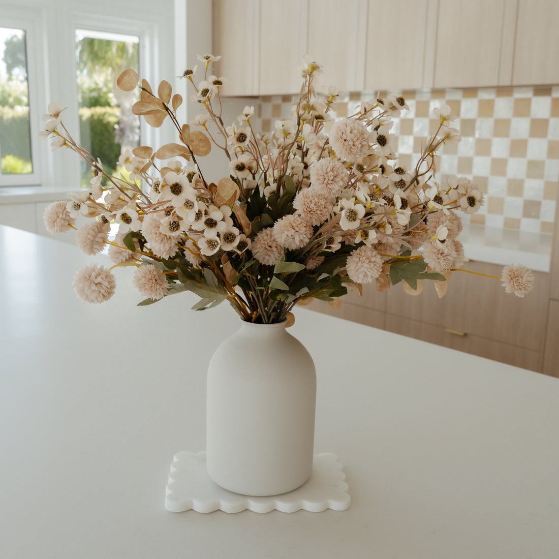 Modern Matt White Iron Vase - Siena