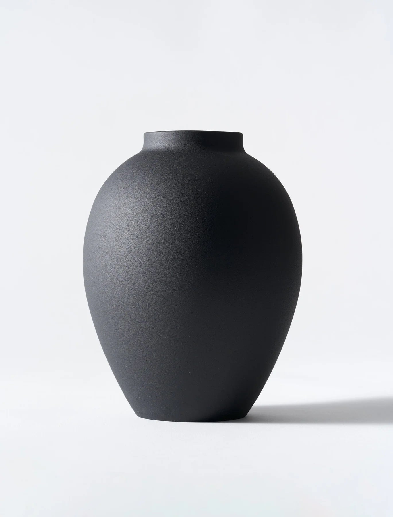 Modern Black Vase - Alba